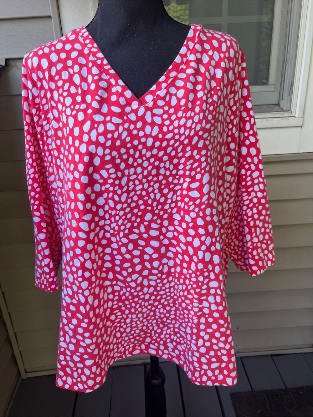 d&co- Women’s V-Neck Pink White Printed Tunic Top